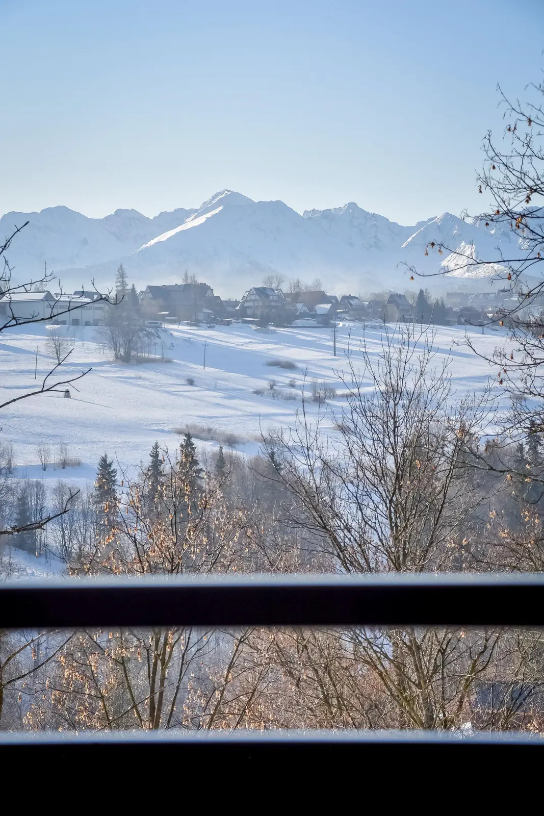 Pionowy widok na Tatry z sypialni — Domek nr 3, Bukowina Tatrzańska
